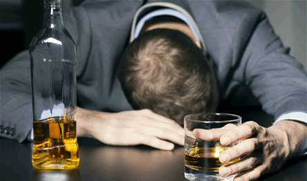 ماذا يحدث لجسمك عندما تتوقف عن شرب الكحول؟