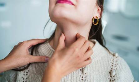 ترهّل الرقبة ليس قدَراً… روتين يومي وحلول حديثة لشدّ البشرة