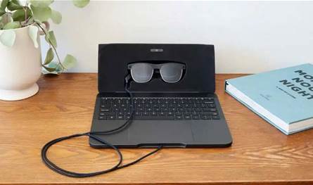 إطلاق أول كمبيوتر محمول من دون شاشة