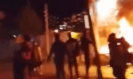 الاحتجاجات تتوسع في إيران.. الإيرانيون يطالبون بإسقاط النظام وحرق للعلم (فيديو)