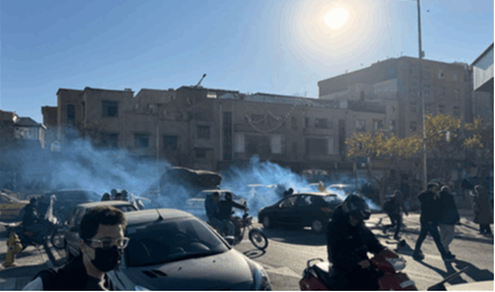 اليوم السابع من الاحتجاجات في إيران.. مقتل عنصر من الـ"باسيج" بعد عملية طعن