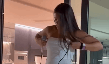 فيديو لفتاة ظهرت مع ميسي ليلة رأس السنة أصبح حديث وسائل التواصل.. من تكون؟ (فيديو)