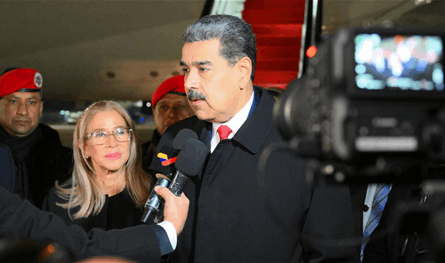 ترامب يعلن اعتقال مادورو وزوجته وترحيلهما.. بعد جولة من الضربات