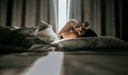 استراتيجيات علمية لنوم هادئ