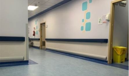 بعد تدهور وضعها الصحيّ وعزلها داخل المستشفى... فنانة عربيّة بارزة في ذمة الله (صورة)