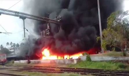 حريق كبير التهم 200 دراجة نارية و"سكوتر" في الهند