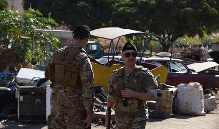 حملة أمنيّة بحثًا عن ضباط النظام السوري السابق