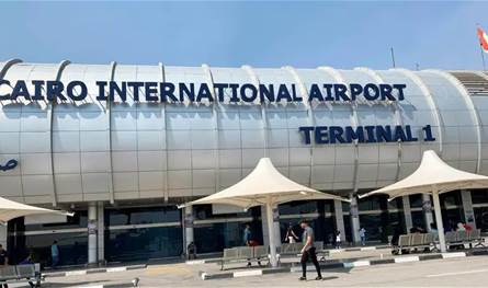 اعتباراً من نهاية الشهر الجاري.. مصر تلغي "كارت الجوازات" نهائياً في المطارات