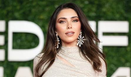 في قصر قديم في لبنان.. شقيق دانييلا رحمة يطلب يد حبيبته ملكة جمال استراليا السابقة للزواج (فيديو)