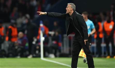 توقّف الديربي مرّتين.. وإنريكي يشكو "ازدواجية" في الدوري الفرنسي