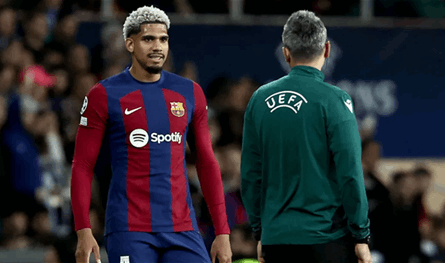 بعد غياب.. أراوخو يعود لقائمة برشلونة