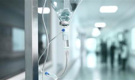 وضعه خطير... تدهور حالة فنان عربيّ بشكلٍ كبيرٍ وهذا ما كشفه أحد أصدقائه