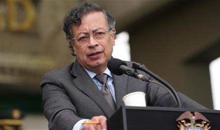 بعد تهديد ترامب... رئيس دولة لاتينيّة: سأحمل السلاح