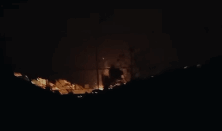 بـ5 صواريخ.. شاهدوا لحظة استهداف المنزل المهدد في كفرحتى 