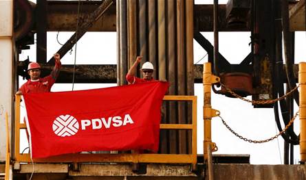 حصار أميركي خانق ومصادرة شحنات.. النفط الفنزويلي في "مهب الريح"