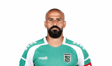 تكسّرت أضلاعه وأُصيب بيده وكليته.. هذا ما حصل مع لاعب كرة قدم لبناني