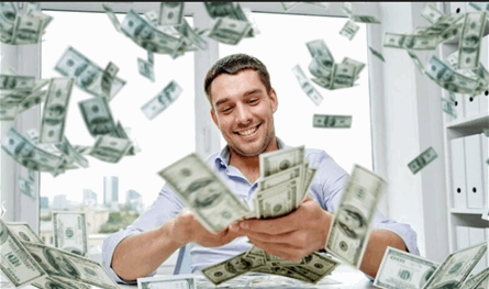 بمساعدة من شقيقه.. ربح اللوتو وأصبح مليونيرا