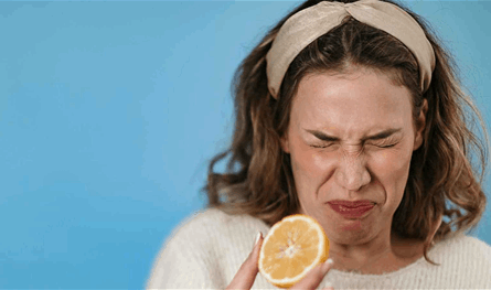 لماذا يصبح مذاق عصير البرتقال سيئا بعد تنظيف الأسنان؟ 