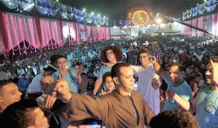 حالات قيء وإسهال تُصيب عددًا بعد حفل زفاف بمصر