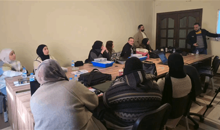 دورة تدريبية للمعلمين بقاعا على برامج الروبوت