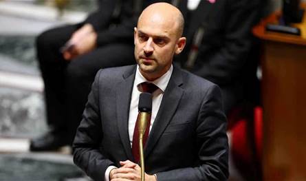 فرنسا: خطة أوروبية محتملة ردًا على تهديدات واشنطن