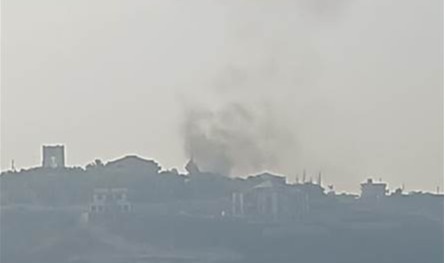 بالفيديو... استهداف سيارة بين بلدتيّ المجادل وجويا