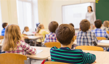 بموجب قرار قضائي: مالك بلال حمد يعود  إلى مقعده المدرسي في (IC)