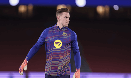 قبل مواجهة بلباو بساعات.. تير شتيغن يغادر معسكر برشلونة في السعودية 