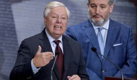 السيناتور الأميركي بتحذير خطير: ترامب سيقتل خامنئي إذا استمر النظام الإيراني في قتل المتظاهرين (فيديو)