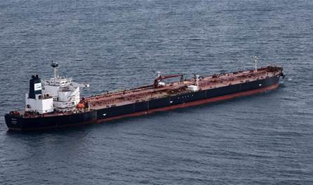 واشنطن تحتجز ناقلة نفط روسية في شمال المحيط الأطلسي