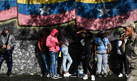 فنزويلا تطلق سراح سجناء سياسيين