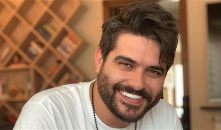 بالفيديو... ناصيف زيتون ينهار بالبكاء