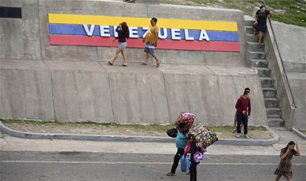 فنزويلا تطلق سراح شخصيتين بارزتين من المعارضة