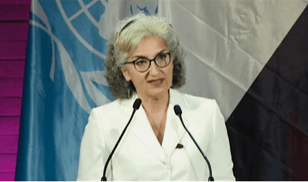 كرامي قي متوسطة حوش الأمراء الرسمية في زحلة لافتتاح المكتبة النموذجية