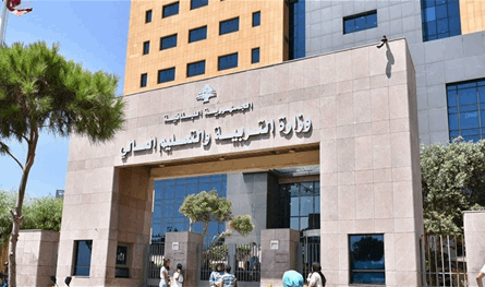 على اثر انهيار جزء من مبنى.. إغلاق مدرسة في طرابلس