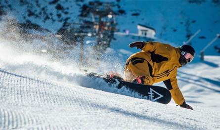 بعثة لبنانية للتزلج تصل إلى النمسا للمشاركة في معسكر تدريبي