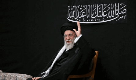 خامنئي في أخطر اختبار.. فمن هو وماذا نعرف عنه؟