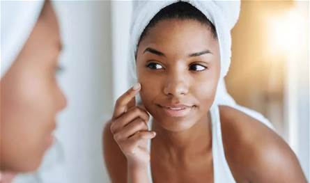 هكذا يتعافى جلدك من إفراطات موسم الأعياد 