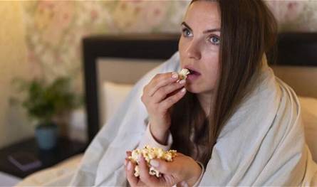 عادات مسائية تجمّد عملية الحرق.. ابتعدوا عنها!