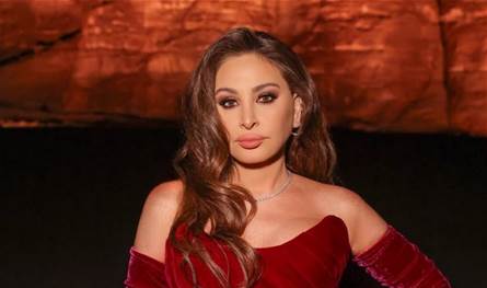 كادت تتعثر على المسرح.. إليسا تُغني في السعودية وإطلالتها تلفت الأنظار (فيديو)