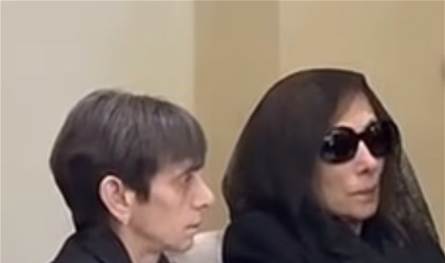 فيديو مُؤثّر... السيّدة فيروز تبكي إبنها هلي