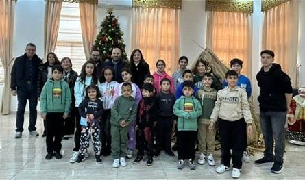 أعضاء من المجلس البلدي لمدينة جبيل زار دار أيتام الإبادة الأرمنية في المدينة معايدا