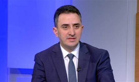 بعد انهيار حائط دعم على الطريق الرئيسية التي تربط بتغرين ببسكنتا.. هذا ما فعله الحاج 