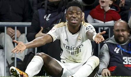 بعد المشادة الساخنة… مدرب أتلتيكو يقدّم اعتذاره لنجم ريال مدريد