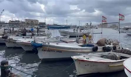 صيدا تحت وطأة الطقس العاصف… بحر هائج ومرافئ مقفلة