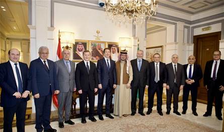 وفد أعمال لبناني - خليجي يلتقي سفير السعودية في بيروت
