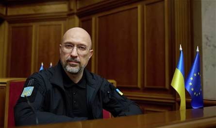 البرلمان الأوكراني يوافق على إقالة وزير الدفاع