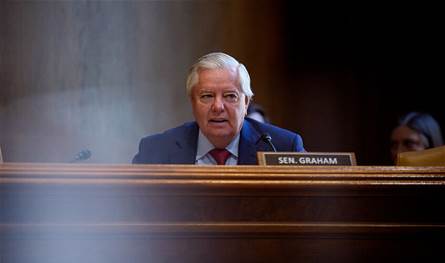 سيناتور أميركيّ: سنُطلق الجحيم في إيران