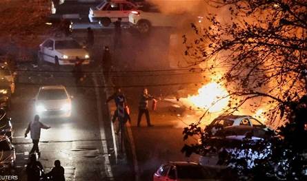 قطع الإنترنت في إيران.. كيف فُرض العزل الرقمي على المحتجين؟