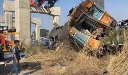 في تايلاند.. انهيار رافعة على قطار يودي بحياة العشرات